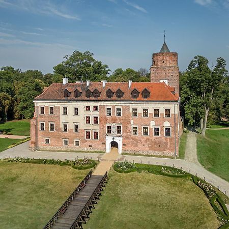 Zamek Uniejow Aparthotel Bagian luar foto