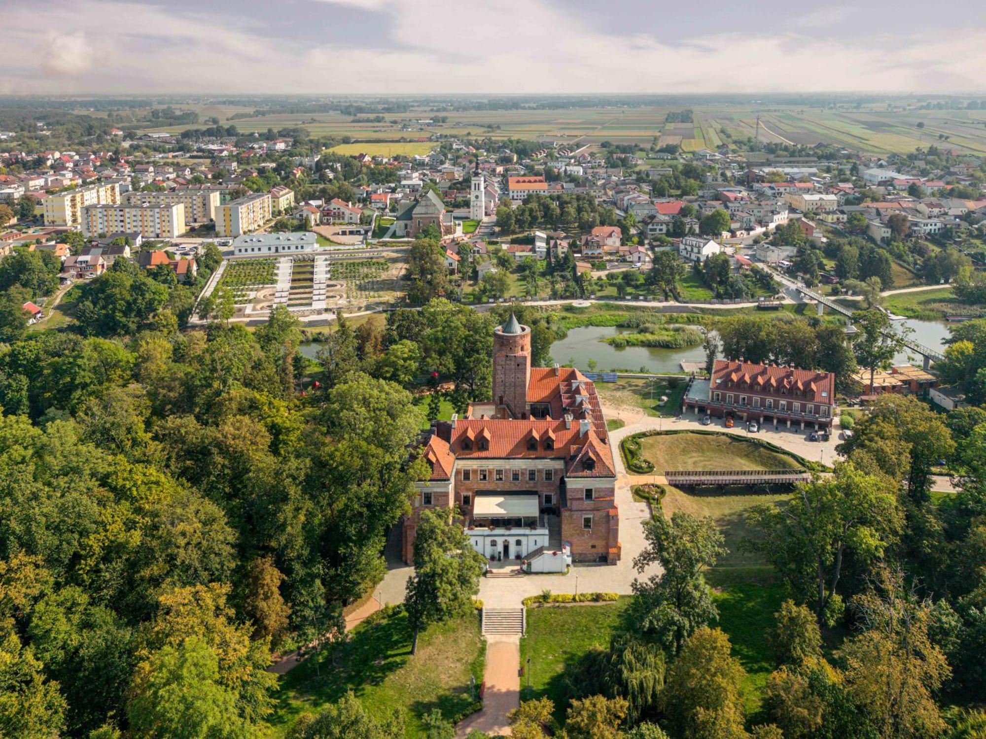 Zamek Uniejow Aparthotel Bagian luar foto