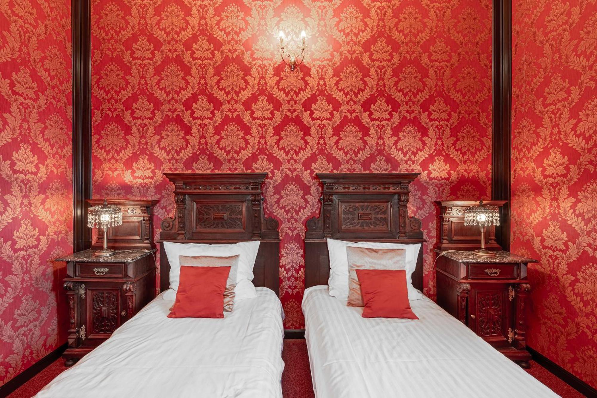 Zamek Uniejow Aparthotel Bagian luar foto